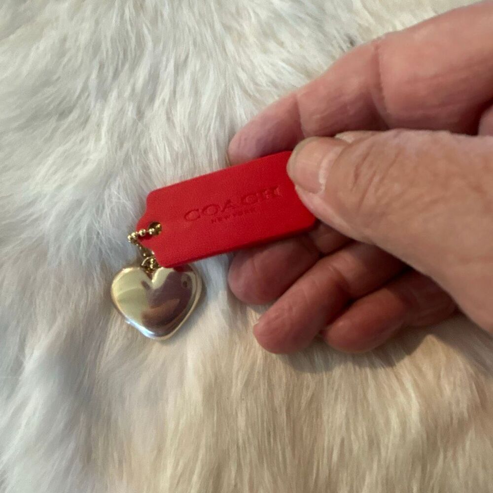 COACH Heart Keychain - Picture 2 of 2